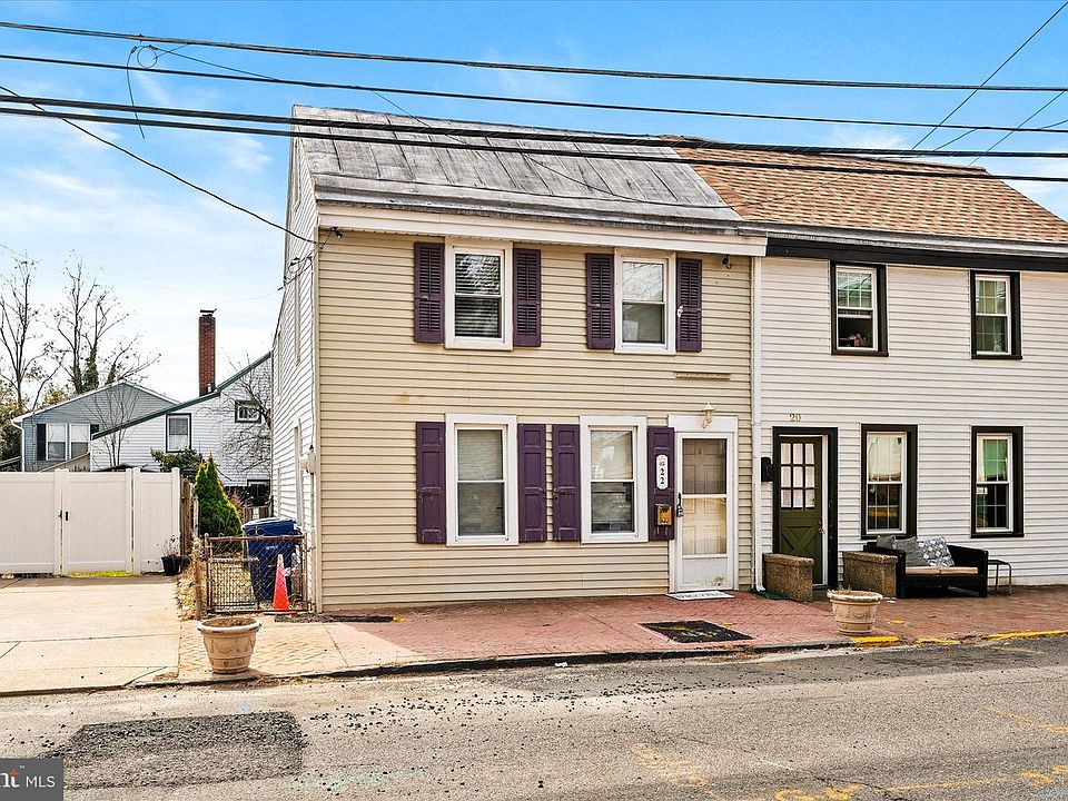 1st image of 22 Brainerd St