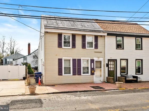 22 Brainerd St, Mount Holly, NJ 08060