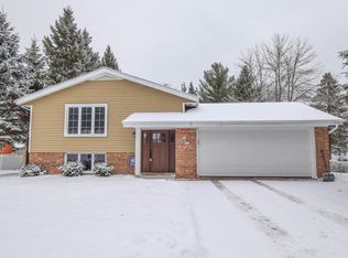 W71N716 Harrison Ave, Cedarburg, WI 53012