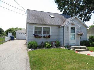 6 Bishop St, Waterford, CT 06385