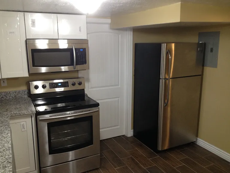 174 E 4400 S — Photo 2