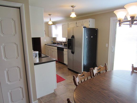5th image of 904 Meadow Ln
