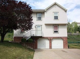 130 Shelbourne Dr, Coraopolis, PA 15108