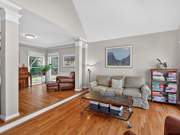 4th image of 100 Juniper Ct