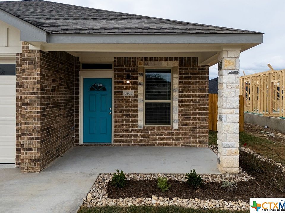 2nd image of 5205 Rose Garden Loop