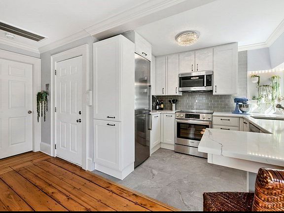 5th image of 790 E 4th St #3