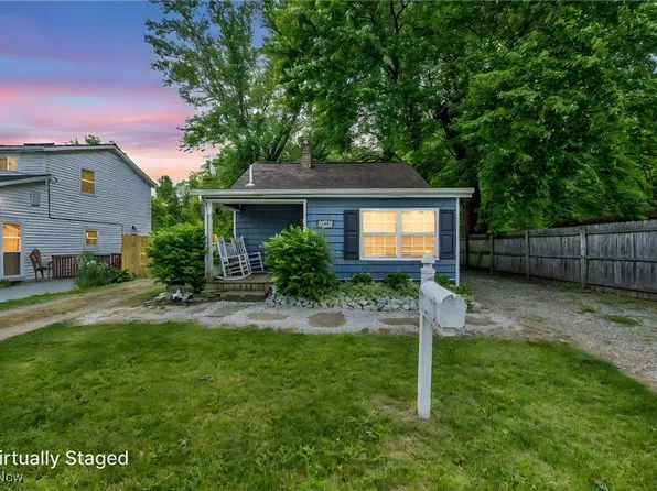 344 Canova Dr, Akron, OH 44319