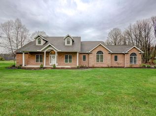 17511 Gambier Rd, Mount Vernon, OH 43050