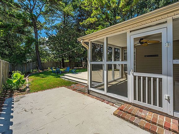 3rd image of 2115 Presidio Dr