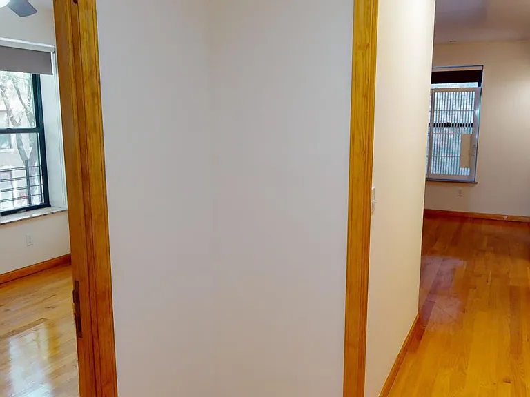 400 E 78th St #10 — Photo 8