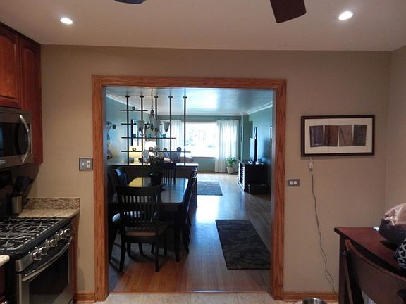 5th image of 10219 S Kedvale Ave