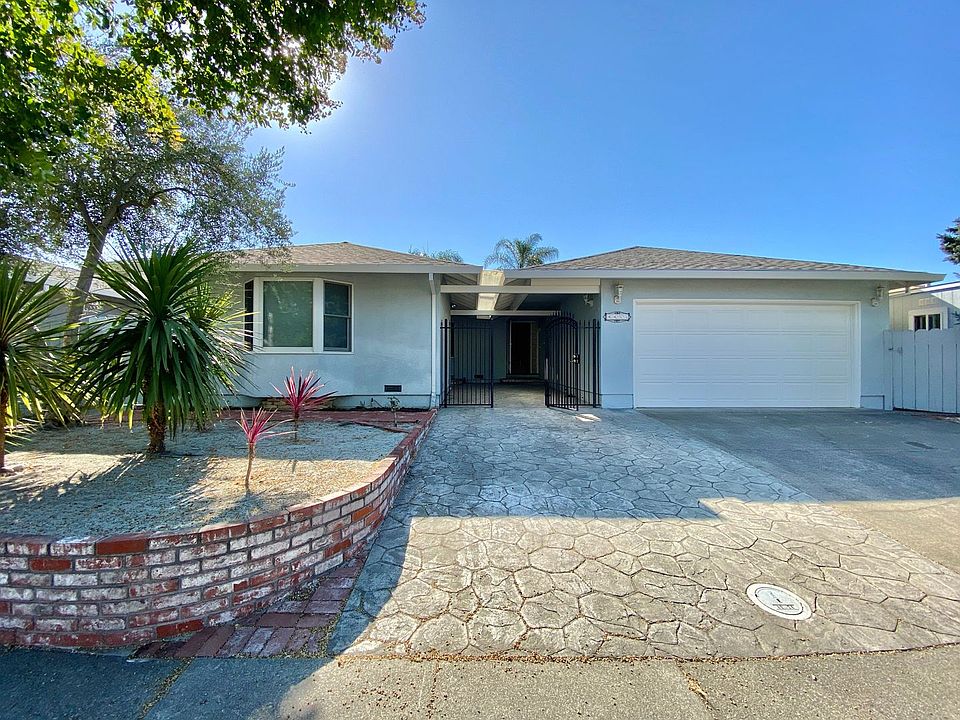 1st image of 4453 Tanglewood Way