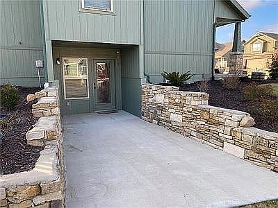 WO Basement / Private Entry