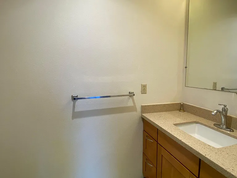 14640 NE 32nd St #D21 — Photo 12