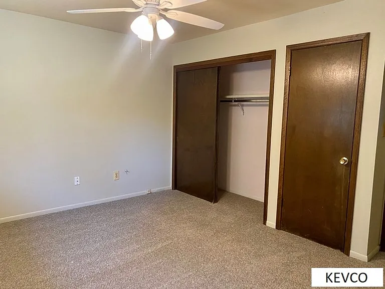 2805 Redwing Rd — Photo 8