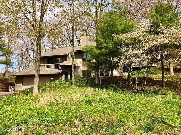 2nd image of 95 Lakeview Ave