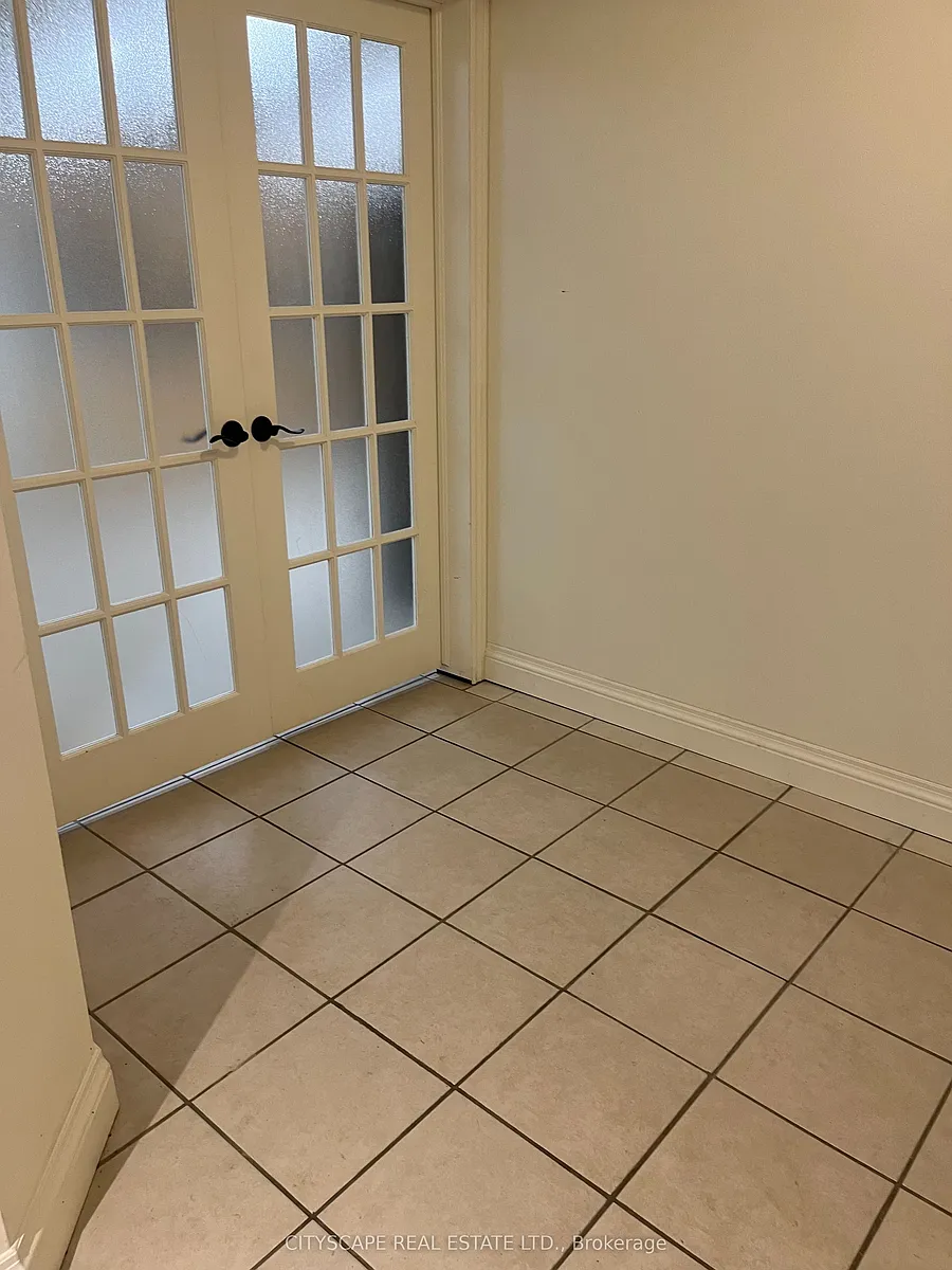 Photo 1 of 11 - 74 Creanona Blvd #BASEMENT - Hamilton, ON Primary Photo - 74 Creanona Blvd #BASEMENT