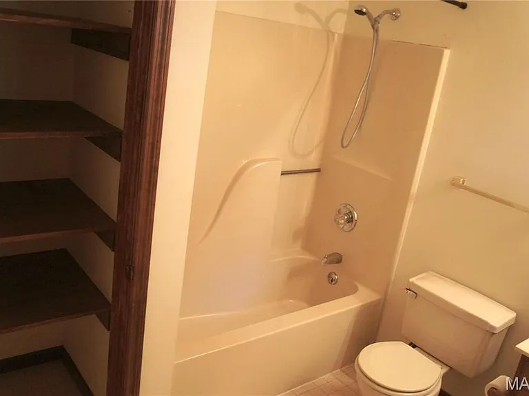 1631 Thunderbird Ln — Photo 17