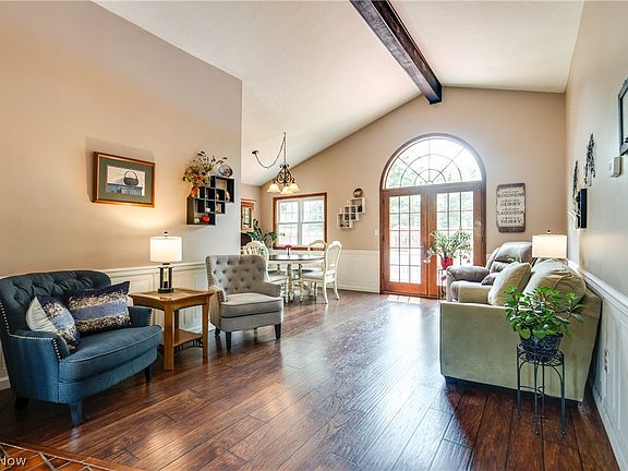 3rd image of 7592 Kennedy Ct