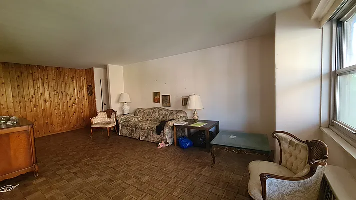 Sold by Azbel Real Estate, Inc. | media 20