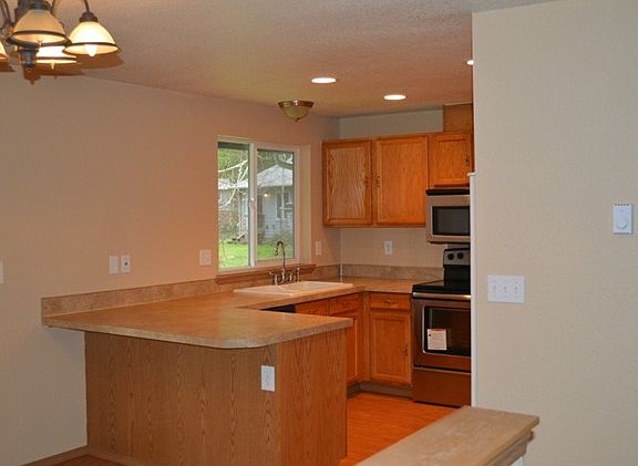 5th image of 22432 Autumnwood Ct SE