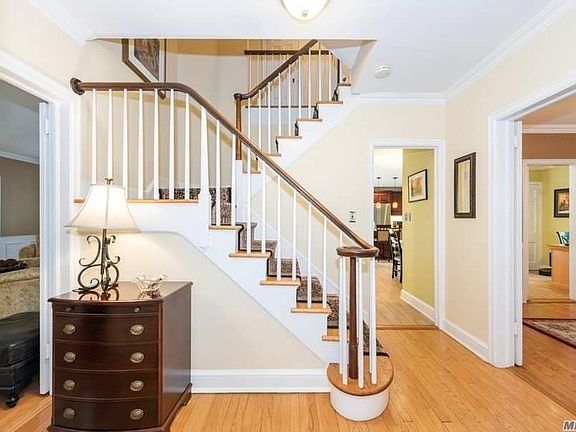 4th image of 88 Saint James St S