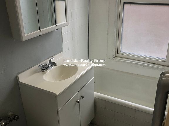 5th image of 4602 N Beacon St APT 3C