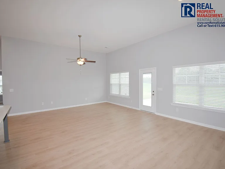 1142 Bluecreek Cir — Photo 9