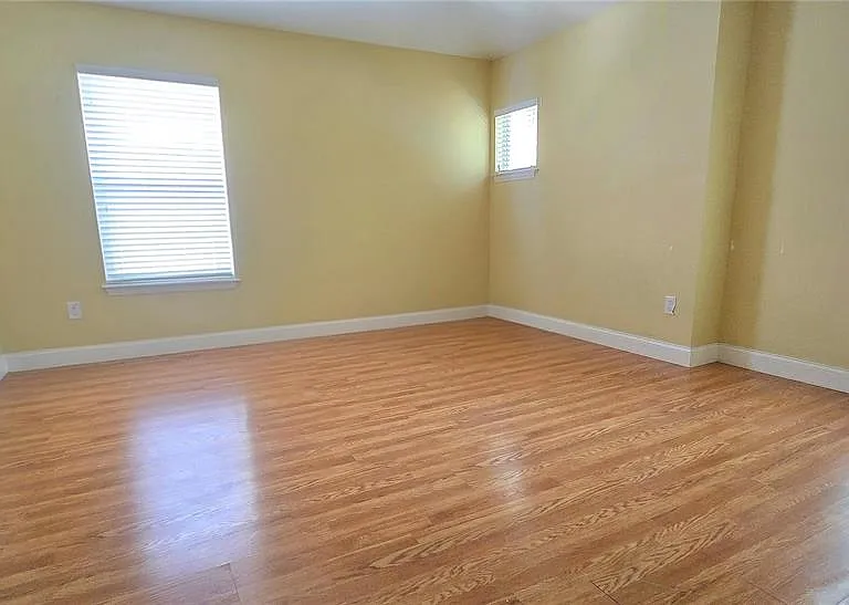 2921 Pine Oak Trl — Photo 17