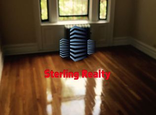 2370 29th St APT 4, Astoria, NY 11105