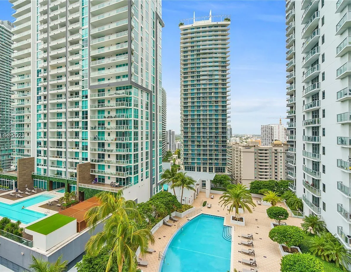 Building Photo - 1060 Brickell Ave #2611