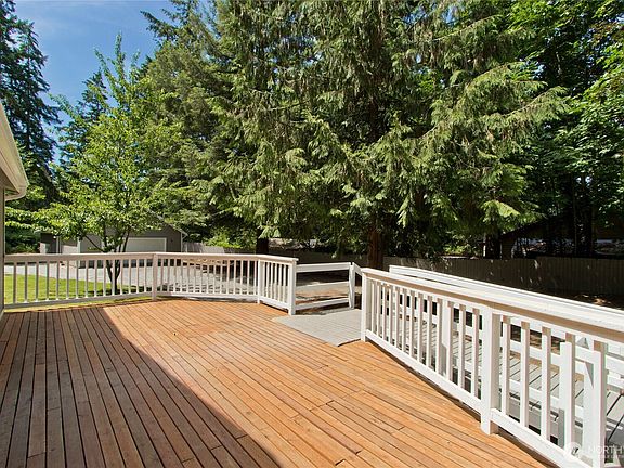 5th image of 20606 132nd Avenue E