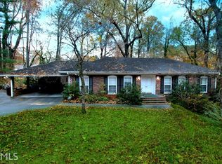 320 Knoll Woods Dr, Roswell, GA 30075