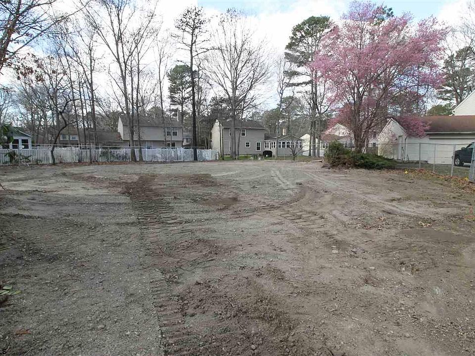 1st image of 702 Great Bay Dr