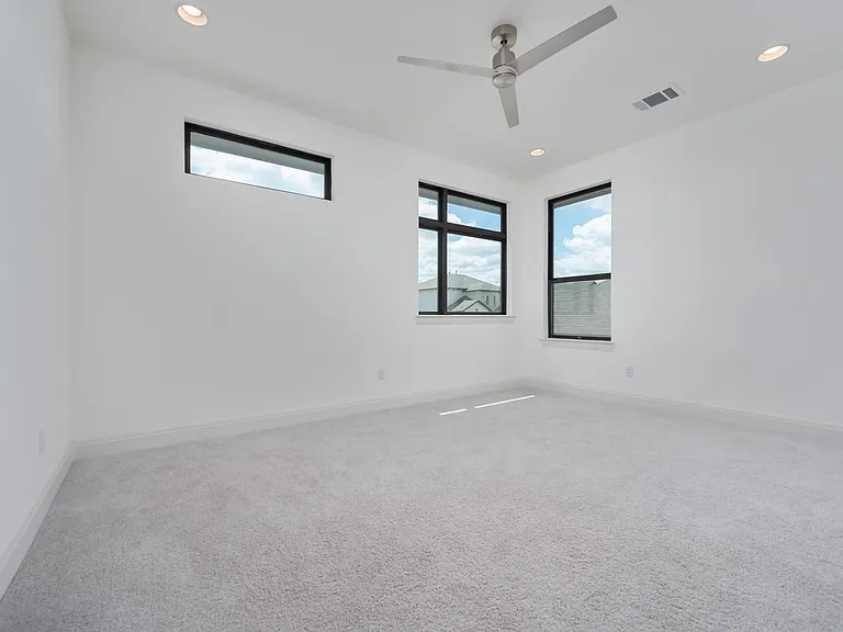 2502 Sunset Vista Cir — Photo 19