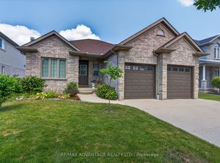 8 Willard Cres, Middlesex Centre, ON N0L1R0