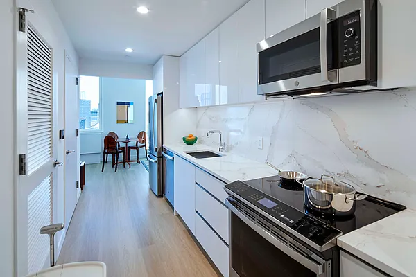 4650 Broadway #1402