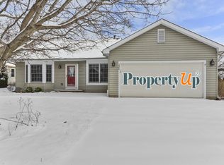 220 Barnwood Trl, McHenry, IL