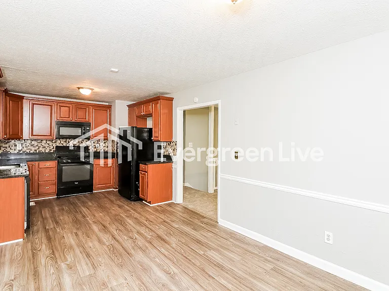 7382 Grovewood Dr — Photo 6