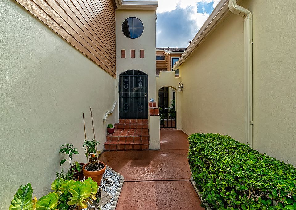 1st image of 2963 Cottage Grove Ct #4