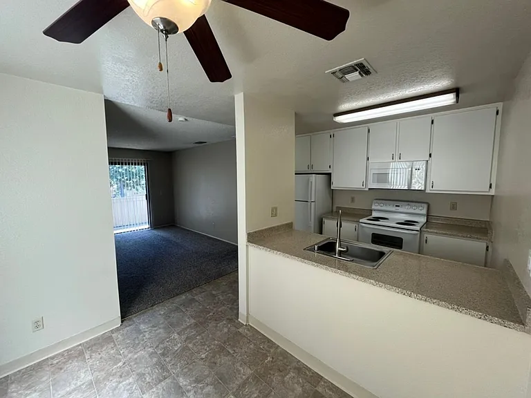 Sunflorin Village Apartments — Photo 9