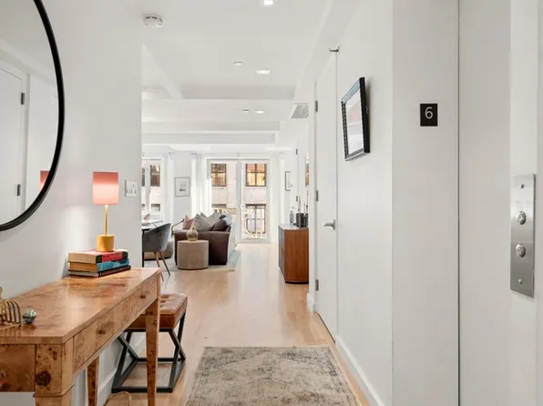 82 University Place image 8 of 17