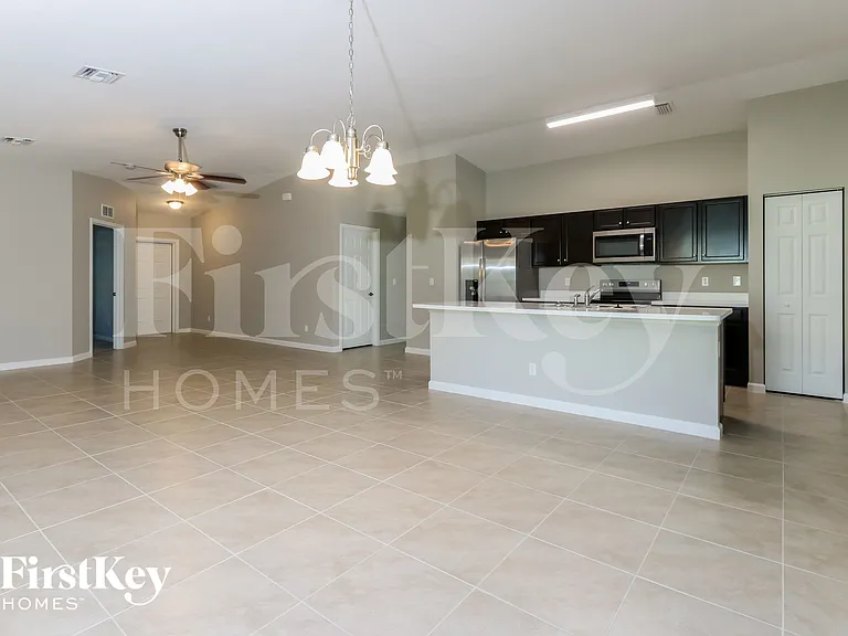 310 SW Undallo Rd — Photo 4