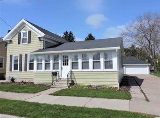 531 Pleasant St, Oshkosh, WI 54901