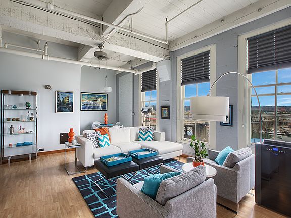 Urban contemporary loft