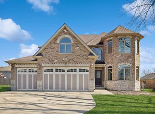 821 S Chatham Ave, Addison, IL 60101