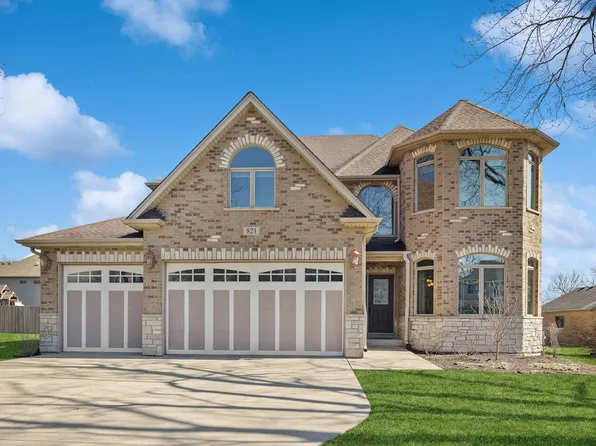 821 S Chatham Ave, Addison, IL 60101