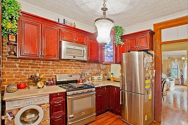 Sold by Temple Morrow LLC | media 9