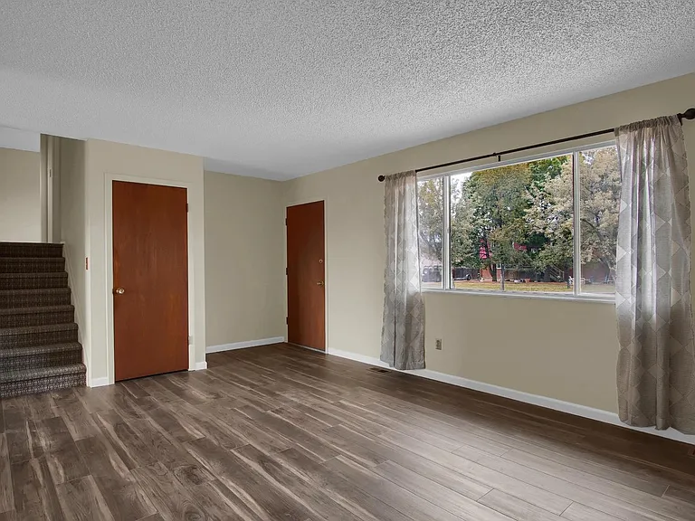 1197 Applewood Dr — Photo 10