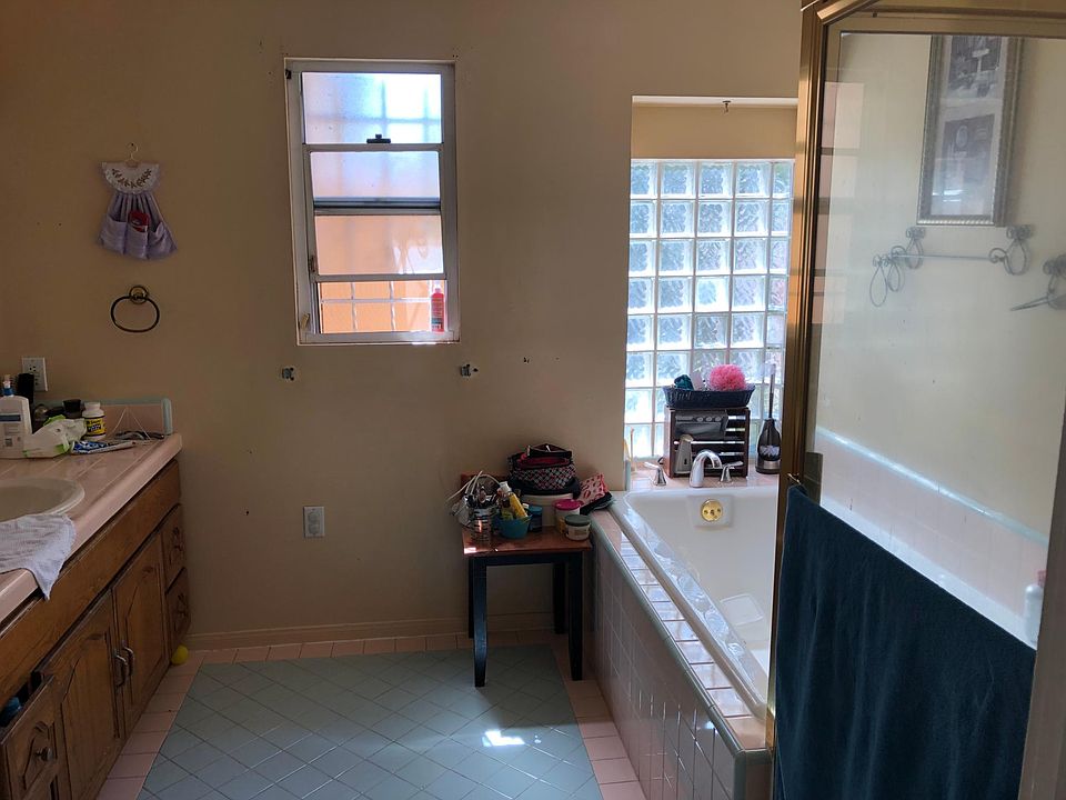 1st image of 7945 Ben Ave